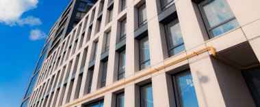 Modern mülk yüksek yapı çerçeve inşaatı dış cephe mimari arka plan konsept fotoğrafçılık aşağıdaki öngörüyü öngörüyor