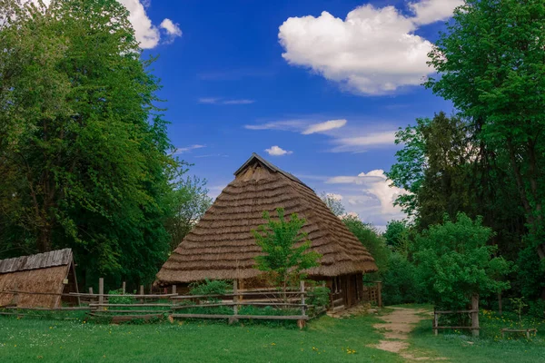 Paisaje Pintoresco Vista Panorámica Aldea Ucraniana Campo Espacio Cabaña Madera — Foto de Stock