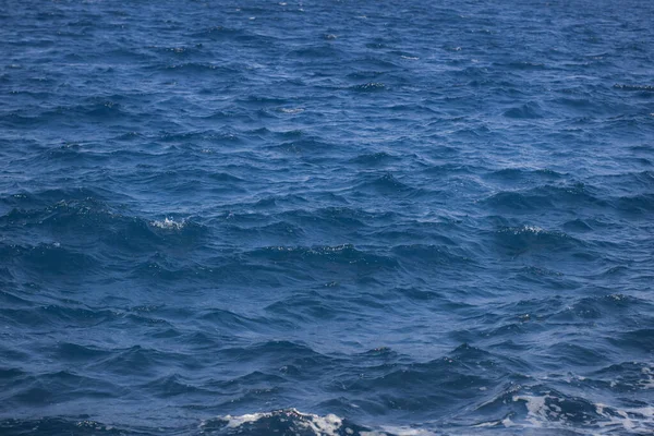 Meer Welliges Wasser Hintergrund Lebendige Blaue Farbe Natur Tapete Fotografie — Stockfoto