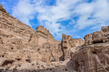 Antik uygarlık arkeolojik kalıntıları Orta Doğu bölgesi İsrail ülkesi dağlık kayalara oyulmuş aşırı arazi bölgesi