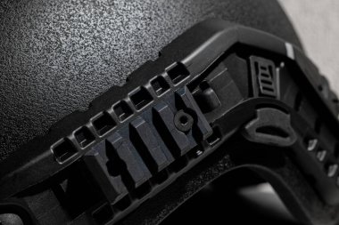 Çatışma polis miğferi Siyah çelik yelek picatinny demiryolu askeri teçhizat