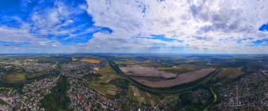Ufuk panorama kırsal bölgesi köy hava aracı manzaralı.