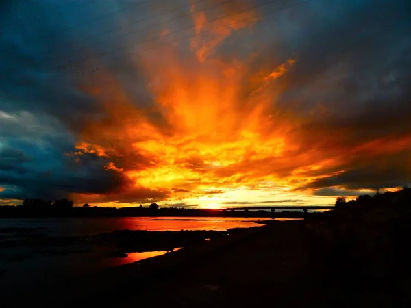 Coucher Soleil Sur Rivière Nuages Roches — Photo