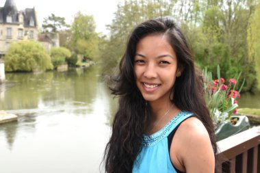 genç kadın gevşeme doğada sahip