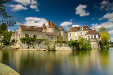 Nemours Kalesi 'ne bakın.