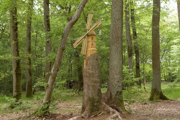 Montargis Francja Maj 2021 Rzeźba Pnia Drzewa Lesie Klasztornym — Zdjęcie stockowe
