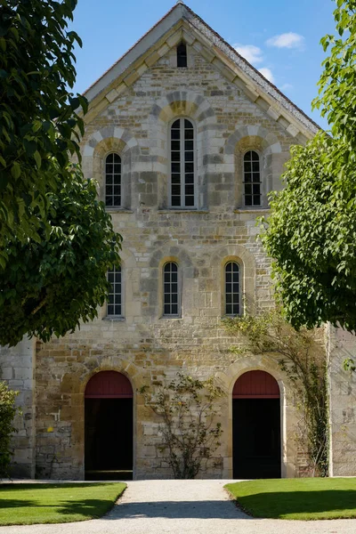 邦戈涅蒙巴德镇的Fontenay修道院 — 图库照片