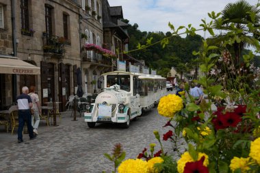 Dinan Turist Treni manzarası