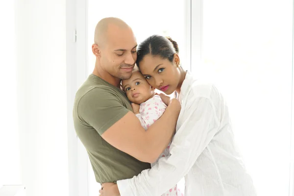 Familia metis joven — Foto de Stock