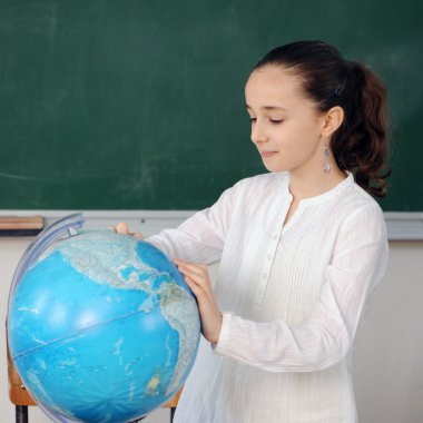 Onu sınıftaki kız öğrenci