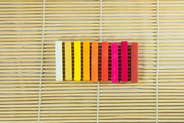 Renkli tebeşir grup kümesi.