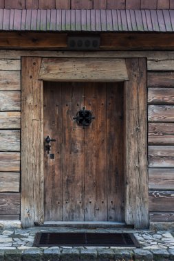 eski ahşap kapı