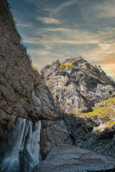 Cascata Gega Alta Sulle Montagne Caucasiche Formata Dall Omonimo Fiume — Foto Stock