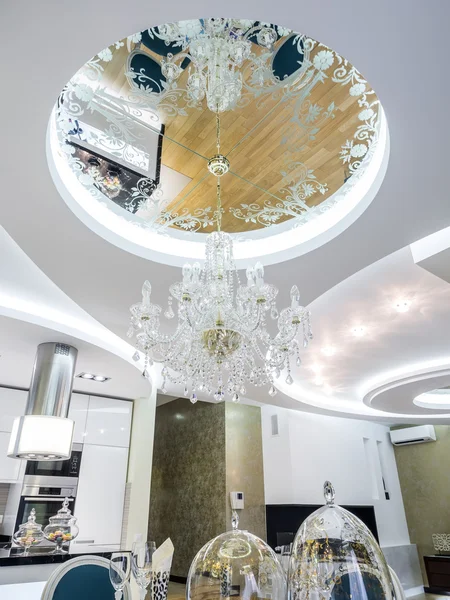 Tavan tasarımı ve aydınlatma