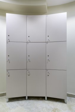 Soyunma odası sandıkları