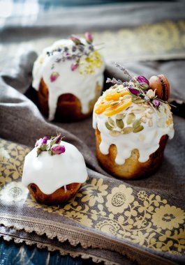 Paskalya dekore edilmiş Ukrayna kek