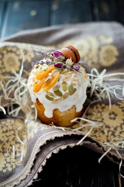 Paskalya dekore edilmiş Ukrayna kek 