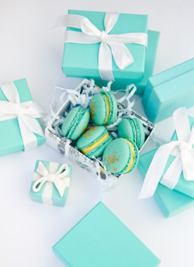 hediye kutuları ve macarons