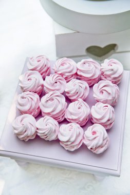 hatmi tatlı masasında