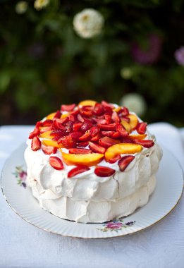Pavlova kremalı kek