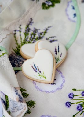 Beyaz sır ile tepesinde tanımlama bilgileri