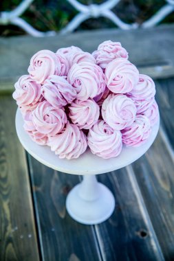 kek standında berry marshmallow