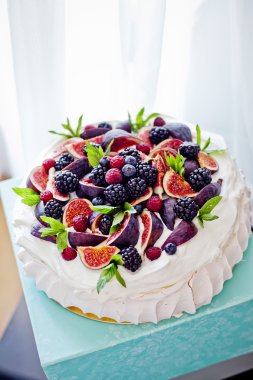 Pavlova kek incir ile