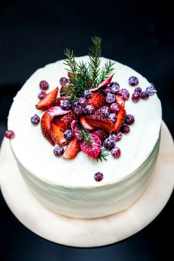 Kış kek çilek ile 