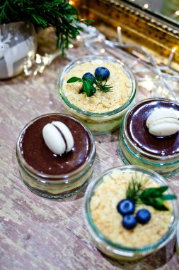 Pasta ve yaban mersini ile sufle