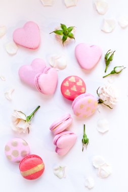 kalp şeklinde macarons