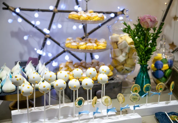 Candy bar decorated with star — Stock Photo, Image