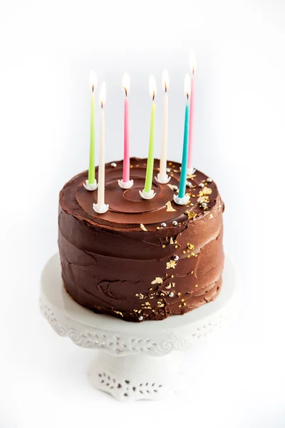 Čokoládový dort s narozeninové svíčky — Stock fotografie
