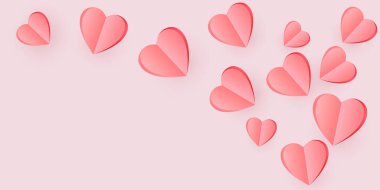 Uçan kağıt kalpler dekorasyonu yumuşak pembe arka planda izole edilmiş. Aşk sembolü. 