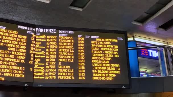 Отображение Расписания Поездов Италии — стоковое видео