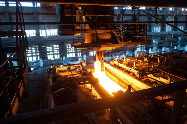 El proceso de producción en el laminador — Foto de Stock