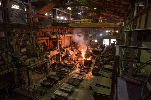 Tank Pours Liquid Metal Steel Mill — Stock Photo, Image