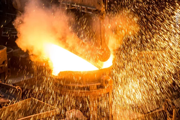 Tanque Derrama Aço Líquido Nos Moldes — Fotografia de Stock