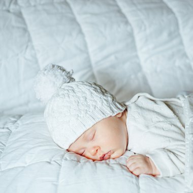 küçük bebek tatlı uyku