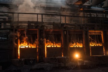 Açık Ocağın fırın çalışma çok nadir görünümünü kapat