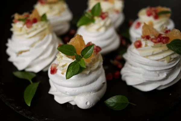 Dessert Called Anna Pavlova Meringue Cream Garnished Pomegranate Tangerine Slices — Stock Photo, Image
