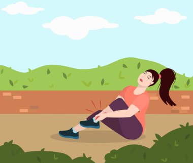  Genç, esmer bir kadın parkta yerde oturur ve koşarken bacağı ağrıyan bir kadına tutunur. Spor sırasında sağlıklı yaşam tarzı ve sakatlık kavramı
