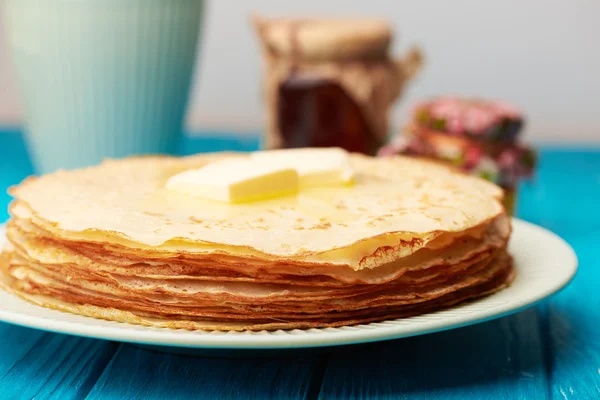 Gros plan sur les crêpes au beurre — Photo