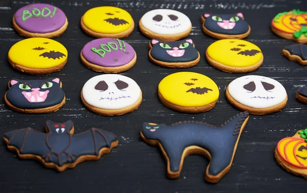 Vista superior en divertidas galletas de jengibre para Halloween —  Fotos de Stock
