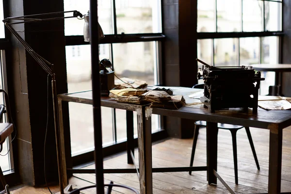 Desk in a old military office — Stock Photo, Image