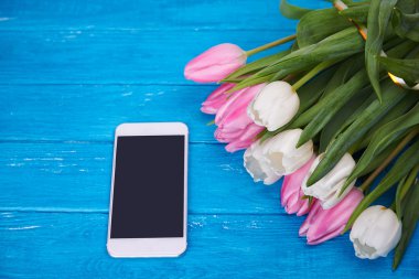 smartphon ve Pınar Lale