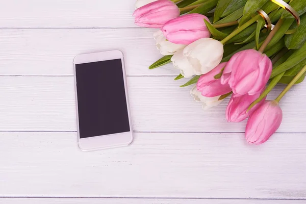 smartphon ve Pınar Lale