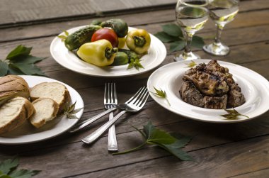 Ekmek ve sebze ile piknik Barbekü  