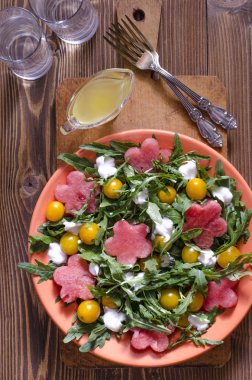 Kiraz domates krem peynir ve karpuz Roka Salatası   