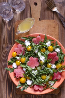 Kiraz domates krem peynir ve karpuz Roka Salatası   