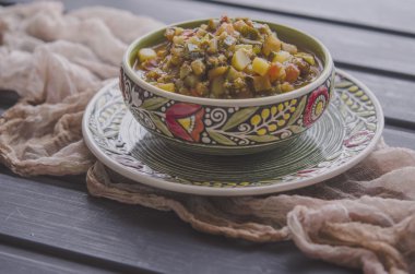 Sote sebzeler kabak patlıcan domates biber soğan sarımsak patates ve Yeşiller  